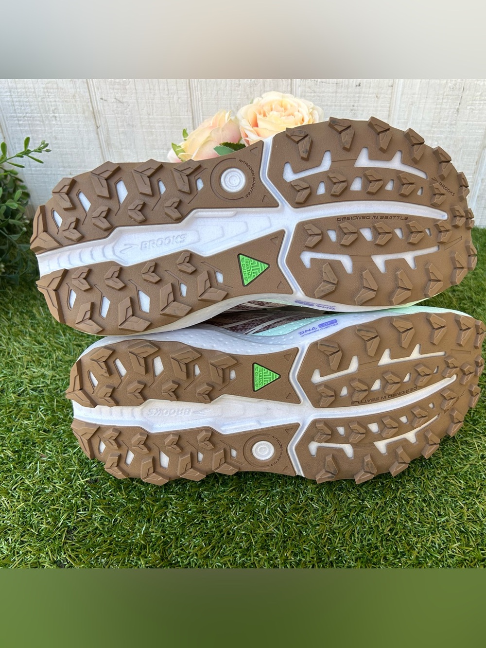 Brooks Caldera 7 Women Trail Shoe Beige Mint Brown COLOR Chateau Grey/White Sz 9 - Picture 16 of 16